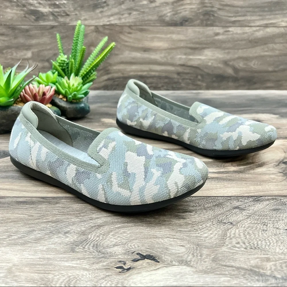 NIB Clarks Cloudsteppers Carly Dream Loafer Flats Khaki Camo Knit 8M